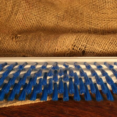 SZCZOTKA DO KIJA BIAŁA NIEBIESKI WŁOS 30 CM